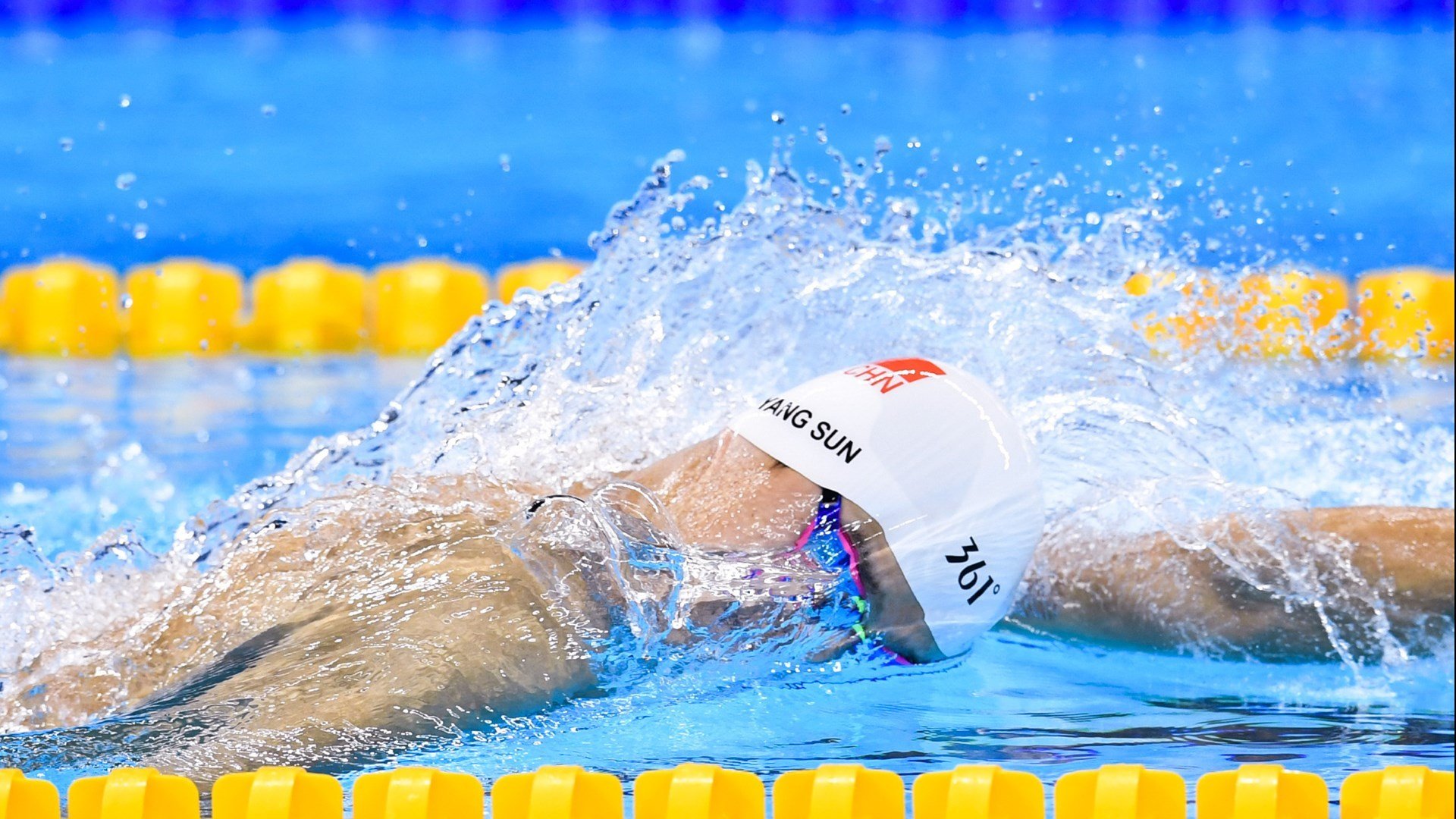 绿军铁蹄踏碎雷霆，浓眉擎天柱定乾坤